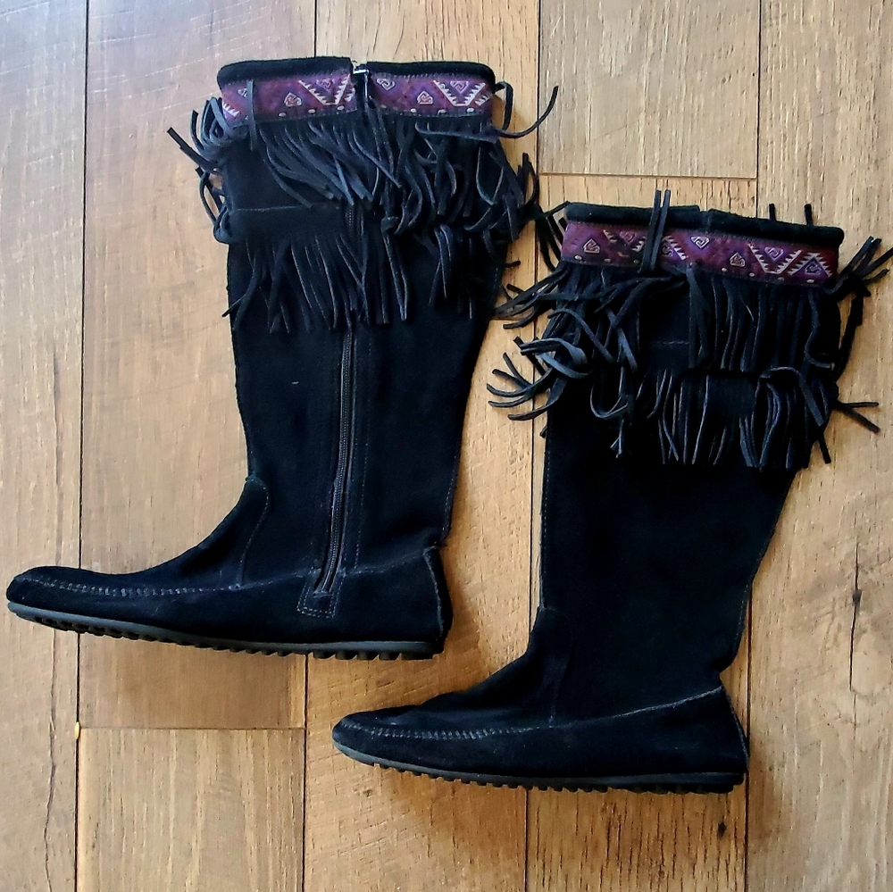 Black moccasin boots